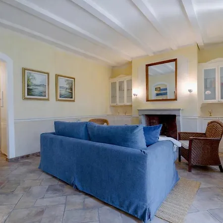 Premium In Place Des Lices * Saint-Tropez